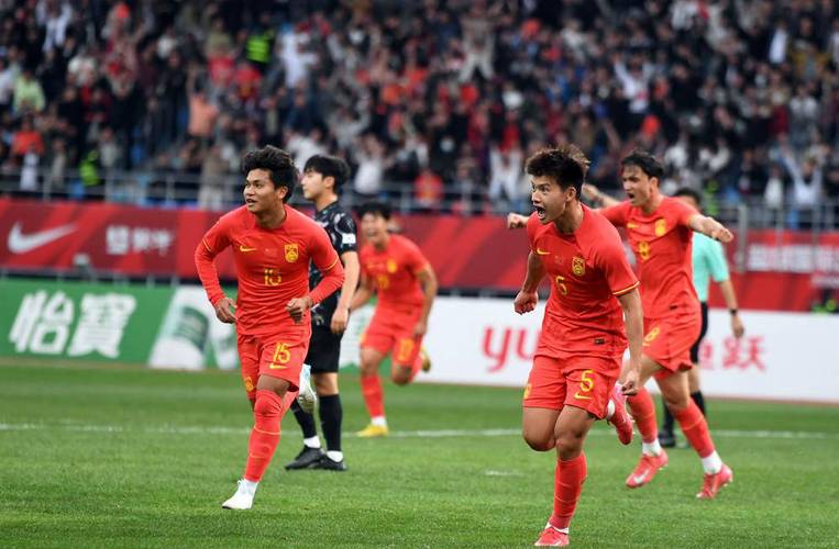 足球报:10月国足“失约”,U22及国少集训备战是主要任务