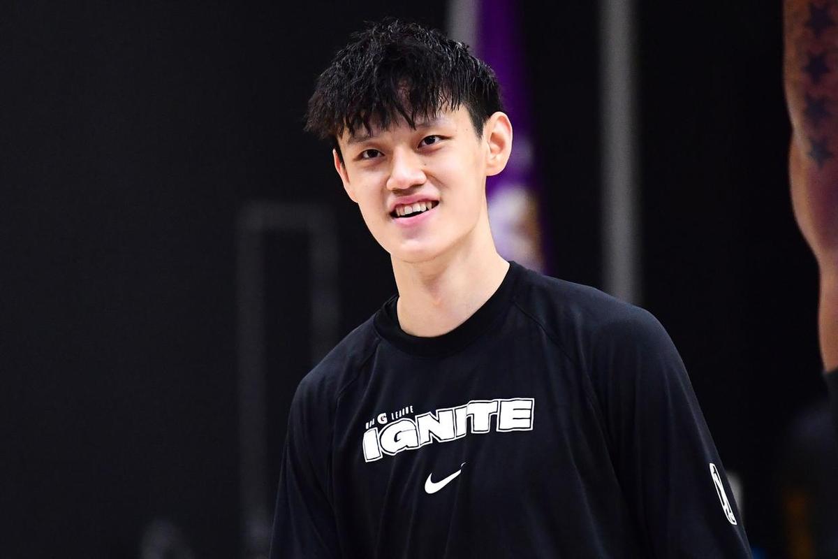 曾凡博:很荣幸成为NBA中国赛的一份子 期待自己上场的那瞬间