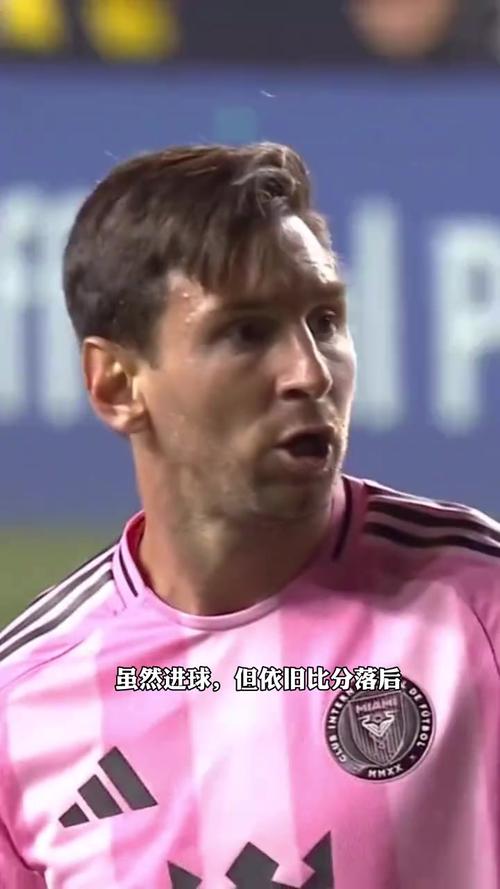 今日趣图：90分钟的任意球，你会选梅西？C罗？小贝？还是B~~费~~