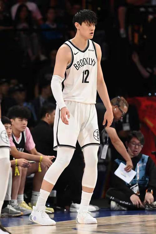 曾凡博：我很幸运能接触到NBA的舞台 无论以后在哪儿都会热爱篮球