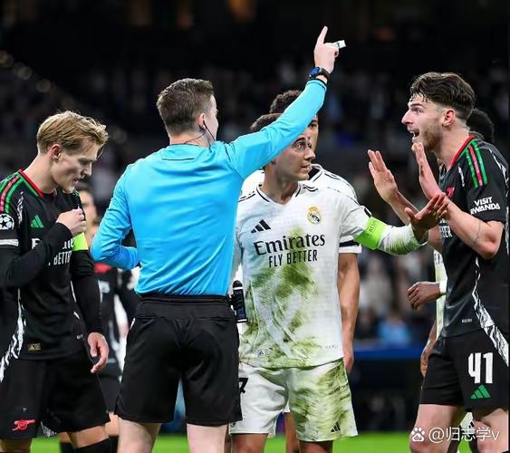 千载难逢?镜报:阿森纳有望夺冠,但要处理约克雷斯的状态问题