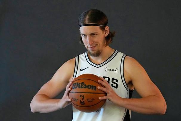 新赛季各队年龄最大都有谁?洛城两位四旬老汉 3队最大龄不超30岁