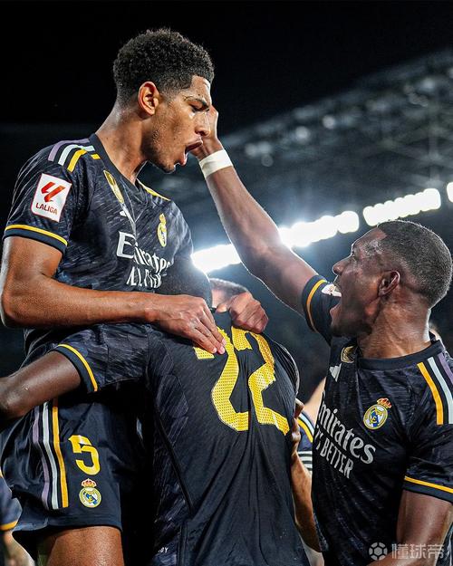 多特vs哥本哈根首发:吉拉西先发,小贝林厄姆、布兰特出战