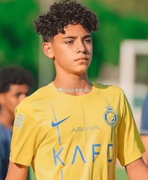 弗朗西斯科-王入选葡萄牙U16大名单,同队的还有C罗儿子迷你罗