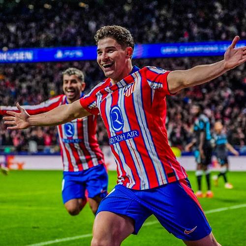 梅开二度,欧冠官方:丹尼斯-曼当选埃因霍温6-2那不勒斯全场最佳