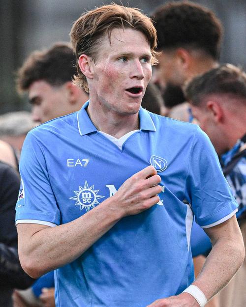 麦克托米奈破门，那不勒斯客场1-0领先埃因霍温