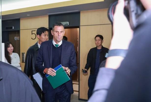 韩媒:全北现代主帅波耶特因在社媒批评裁判被罚款300万韩元