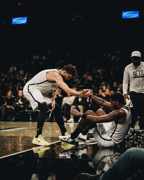 罗伊斯-奥尼尔谈期待:全力以赴打出我们想要的篮球风格