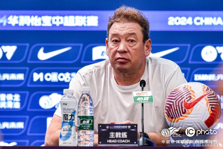斯卢茨基:双方水平在伯仲之间,无论是外援还是内援进球我都高兴