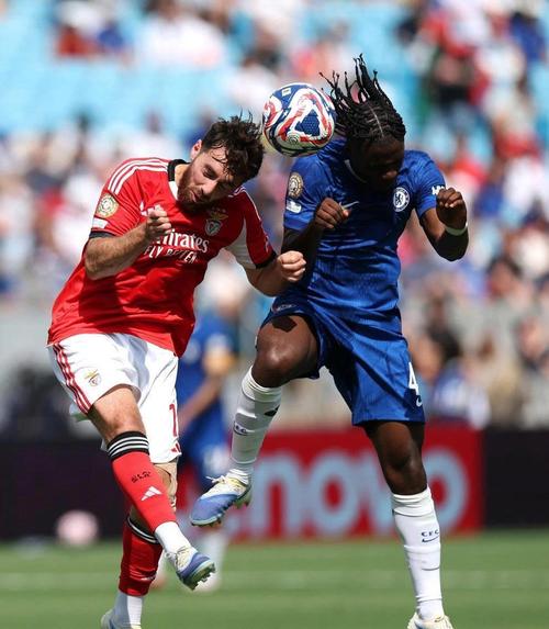 吉滕斯:我和切尔西全队的表现都很好,需要努力多进球增加净胜球