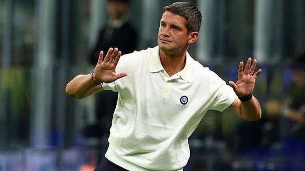 场边记者:在皮奥错失空门后,齐沃朝他喊“没关系,不要担心”