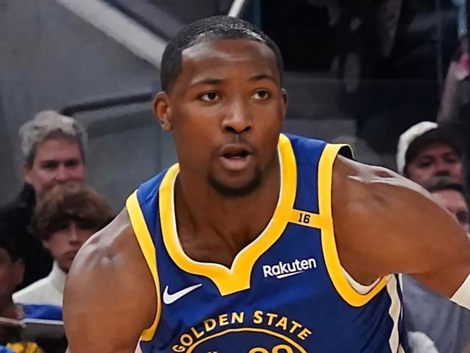 科尔:库明加真的成熟了 有几个高难度出手后他马上示意不该投