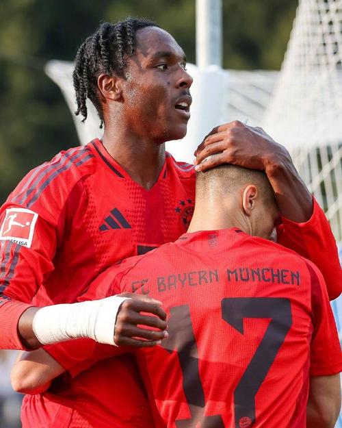 孔帕尼:我们本可以打进更多球 伦纳特-卡尔证明自己能帮助球队