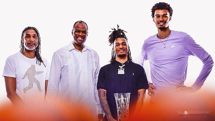 不是邓肯！不是罗宾逊！不是小卡！文班揭幕战40分马刺队史第一人