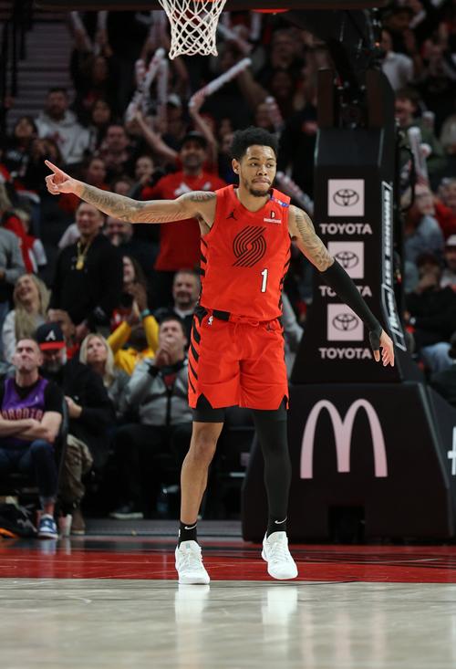 安芬尼-西蒙斯:我在绿军还需要适应过程 必须时刻做好准备