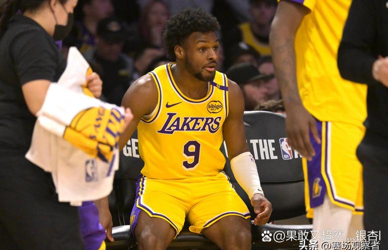 明天做核磁!里弗斯:小凯文-波特扭伤看起来很严重 希望一切顺利