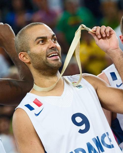 开启执教生涯!官方:托尼·帕克出任法国U17青年队主教练