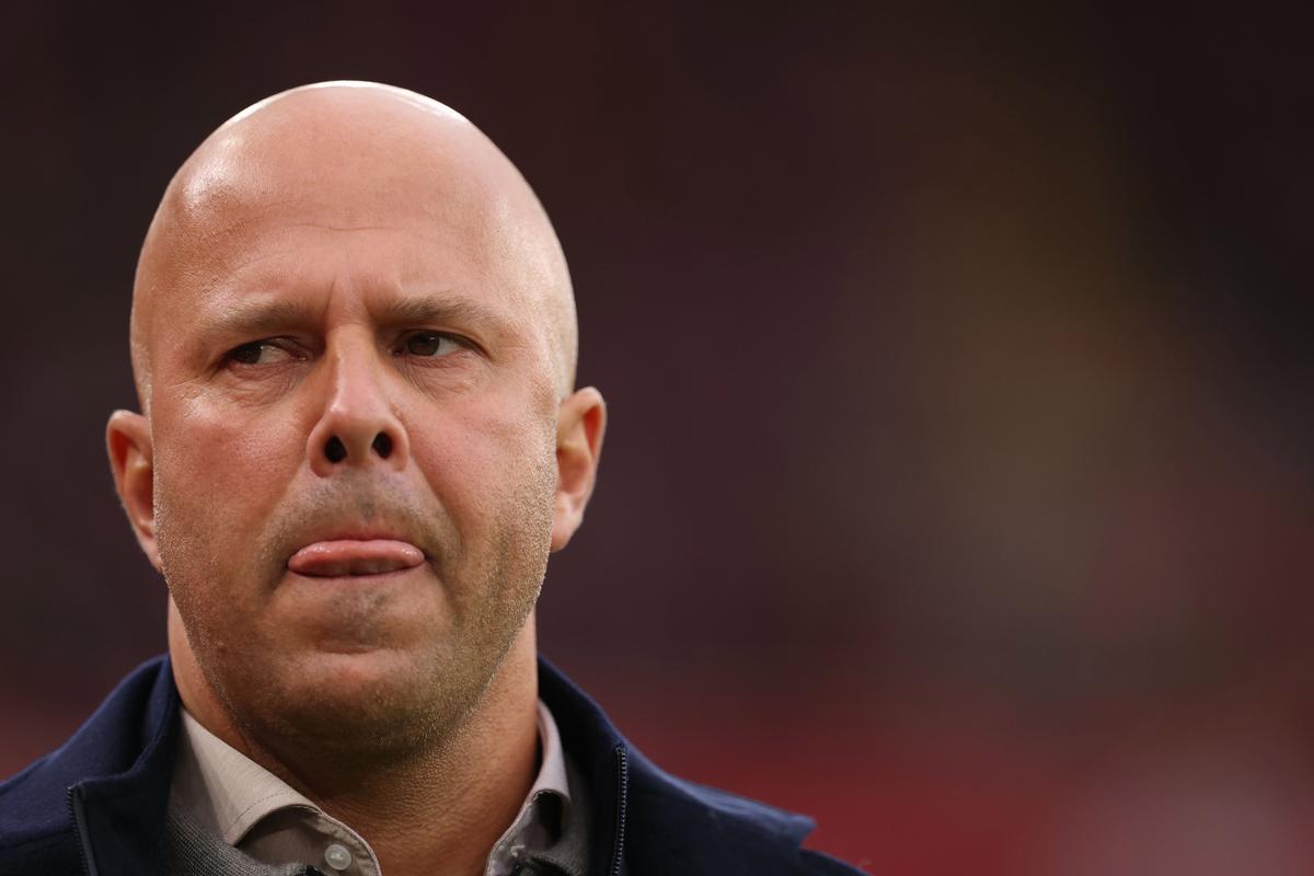 记者：利物浦最后一小时表现不可原谅，再完败斯洛特必须被质疑