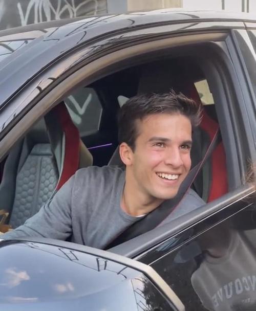 姆伯莫社媒转发博格巴替补出场视频，祝贺后者重返赛场