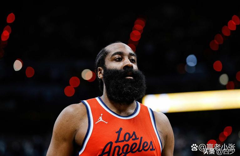 布兰登·米勒:詹姆斯·哈登是一名伟大的球员 确实很难限制他