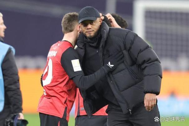 赫内斯:孔帕尼像老母鸡般保护球员 拜仁引援不像蓝军般盈利导向