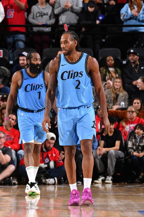 阿里纳斯：哈登赢球都是带没天赋的功能球员 和小卡的单打不适配