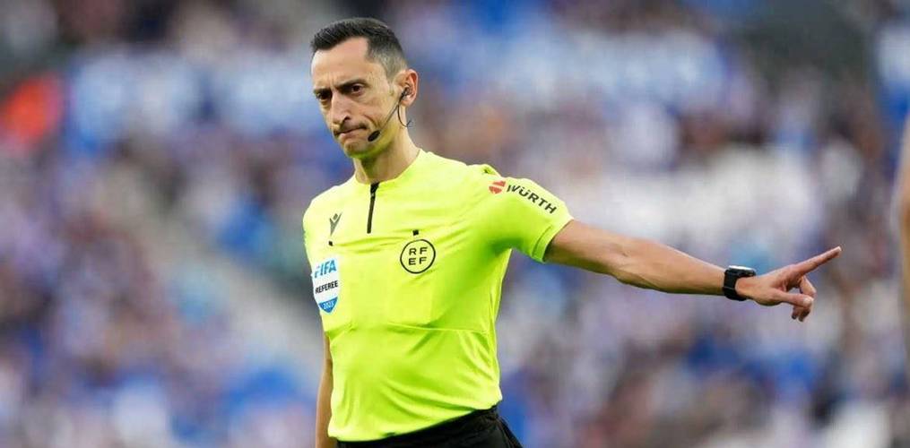 皇马vs赫罗纳裁判组：布尔戈斯执法比赛，普利多担任VAR裁判