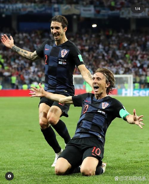 倒地助攻+补时绝杀！迪亚斯晒激情滑跪庆祝照：战斗到最后一刻！